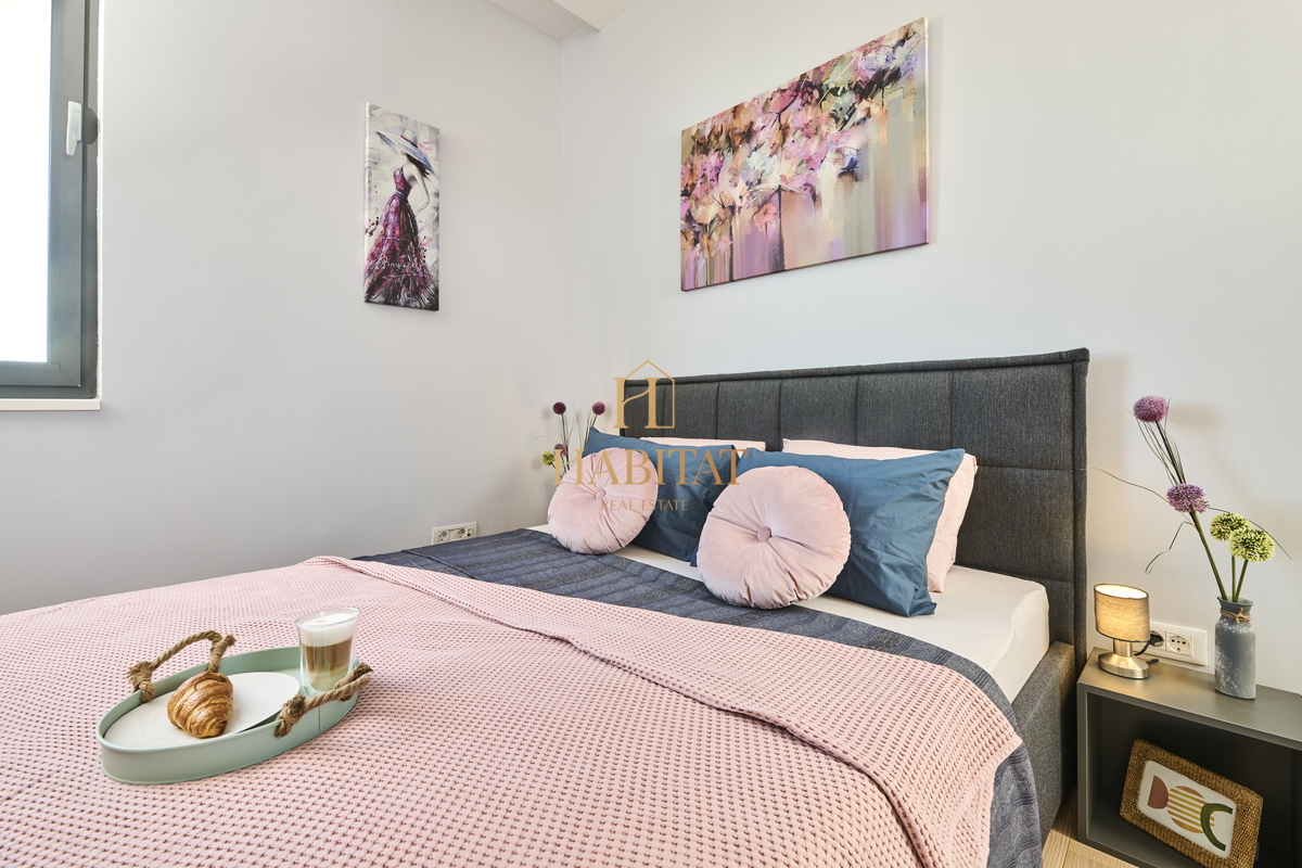 Istra, Zambratija, luksuzna vila 420 m2, 4 spalnice, 4 kopalnice, garaža
