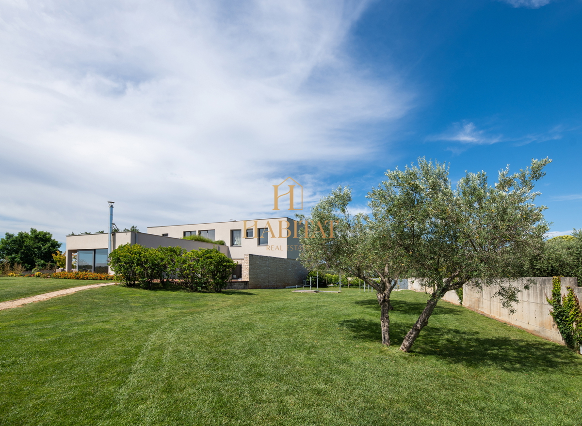 Istra, Zambratija, luksuzna vila 420 m2, 4 spalnice, 4 kopalnice, garaža