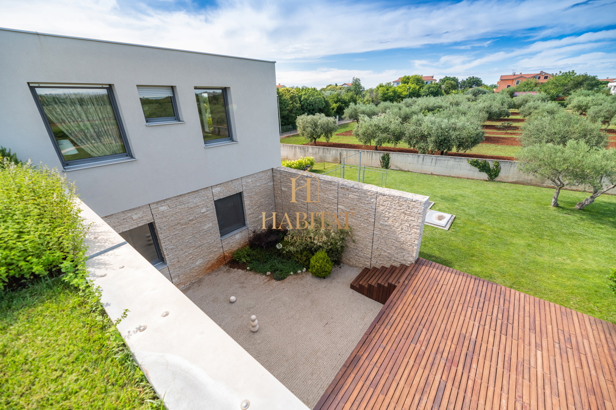 Istra, Zambratija, luksuzna vila 420 m2, 4 spalnice, 4 kopalnice, garaža