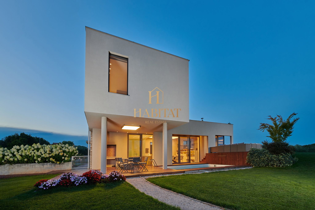 Istra, Zambratija, luksuzna vila 420 m2, 4 spalnice, 4 kopalnice, garaža