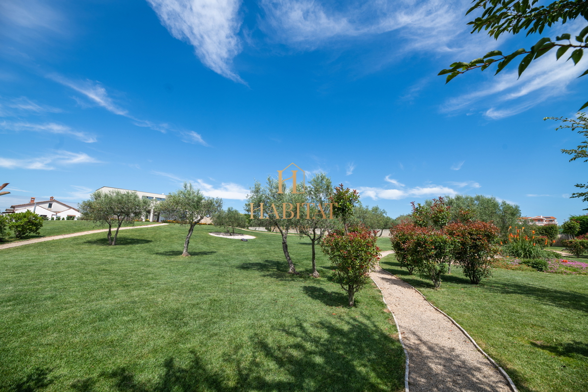 Istra, Zambratija, luksuzna vila 420 m2, 4 spalnice, 4 kopalnice, garaža