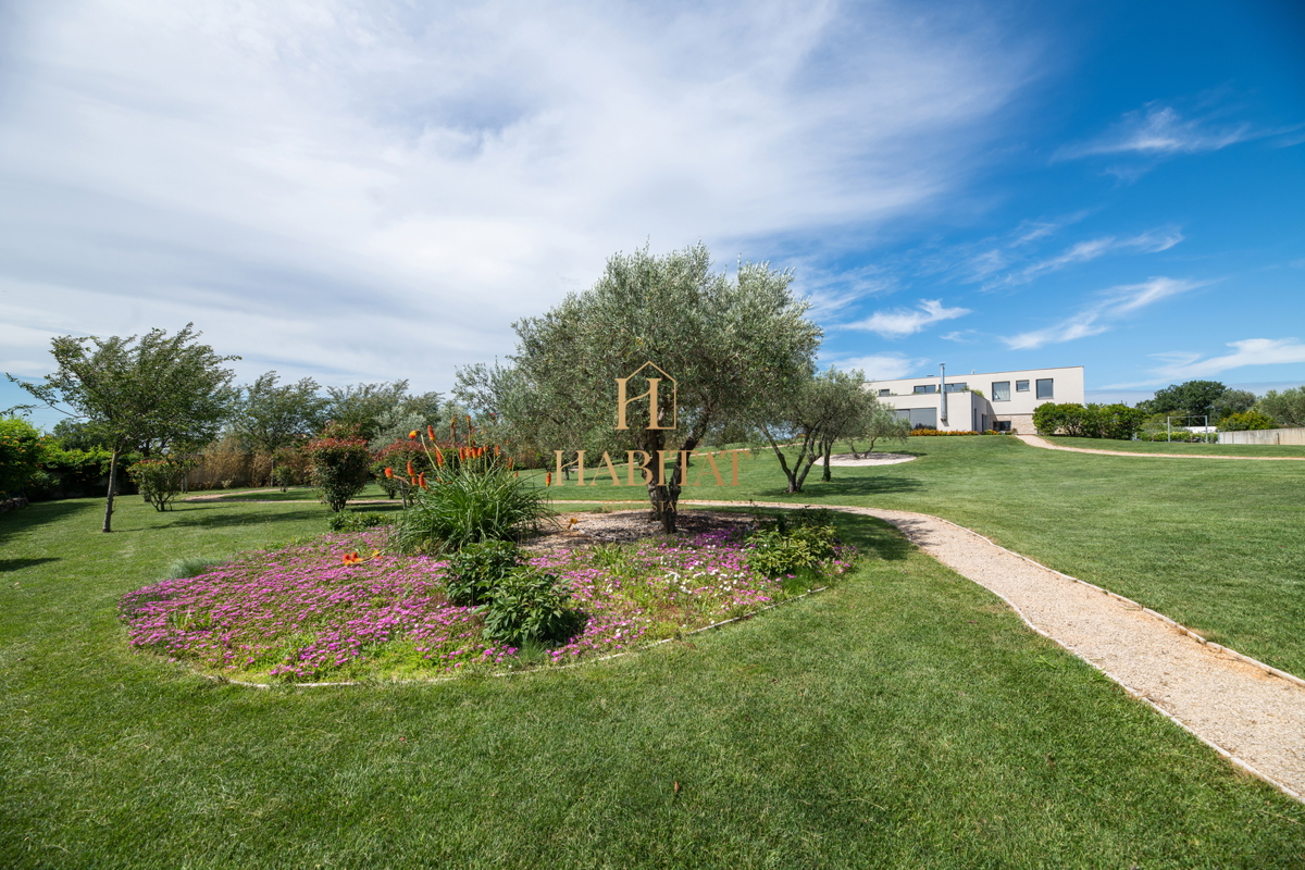 Istra, Zambratija, luksuzna vila 420 m2, 4 spalnice, 4 kopalnice, garaža