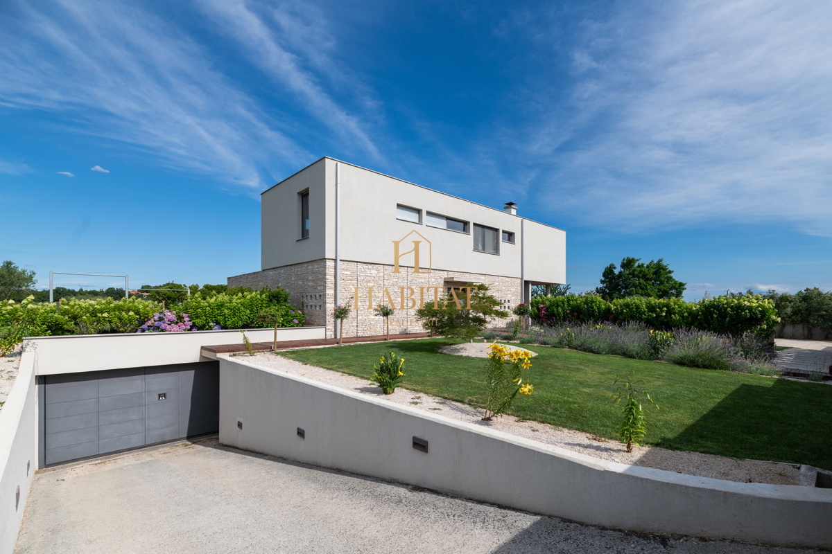 Istra, Zambratija, luksuzna vila 420 m2, 4 spalnice, 4 kopalnice, garaža