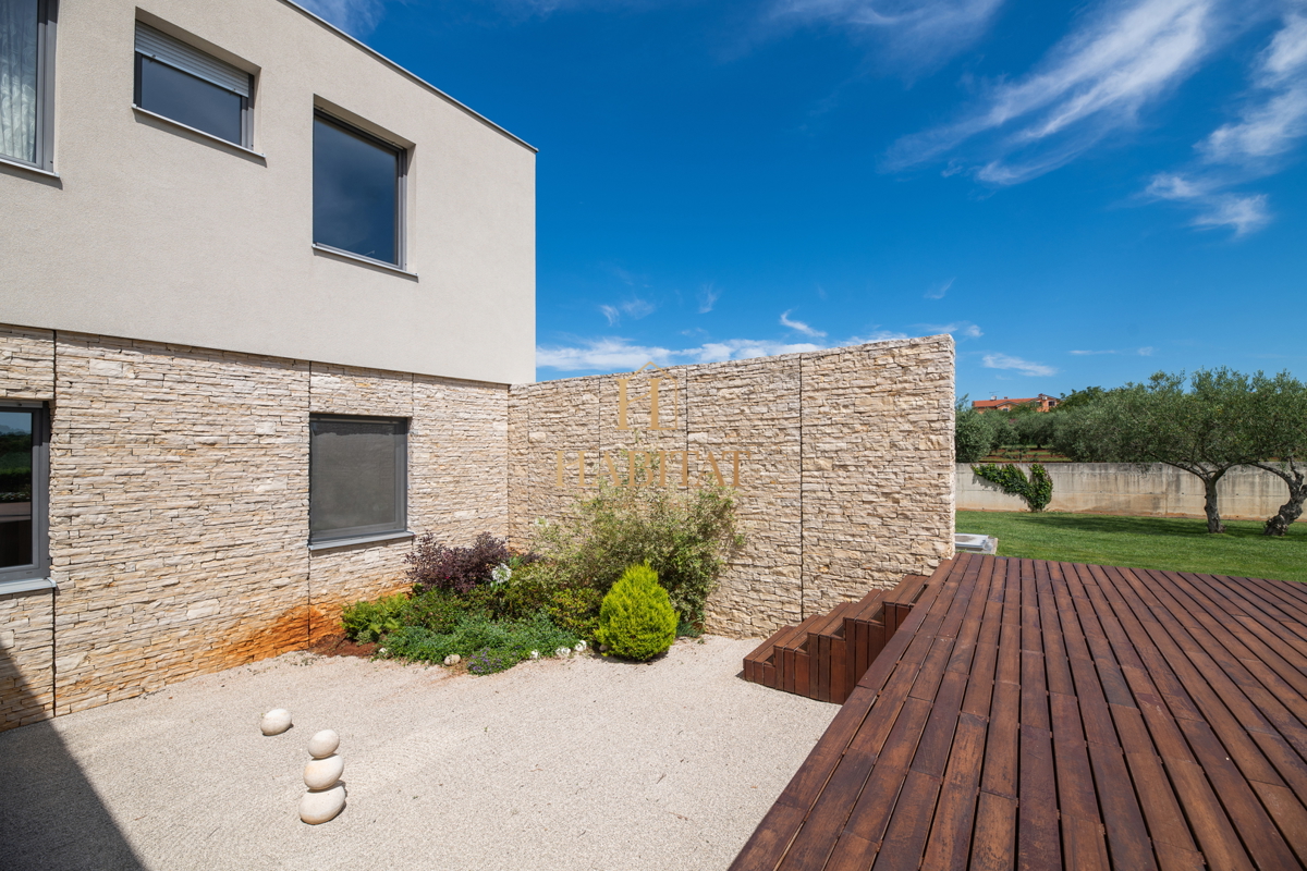 Istra, Zambratija, luksuzna vila 420 m2, 4 spalnice, 4 kopalnice, garaža