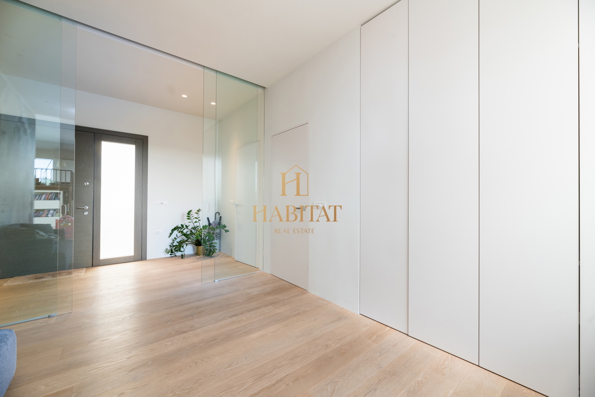 Istra, Zambratija, luksuzna vila 420 m2, 4 spalnice, 4 kopalnice, garaža