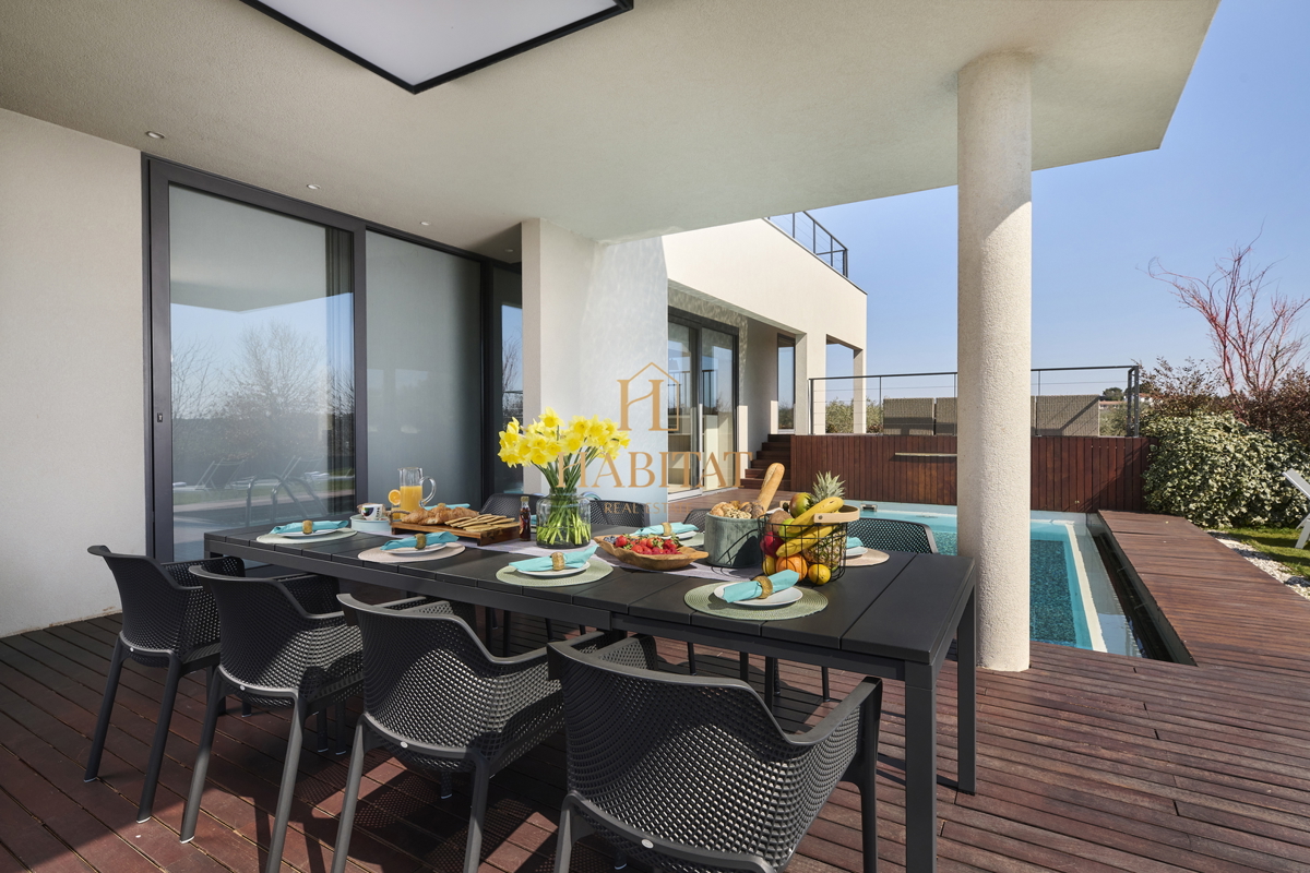 Istra, Zambratija, luksuzna vila 420 m2, 4 spalnice, 4 kopalnice, garaža