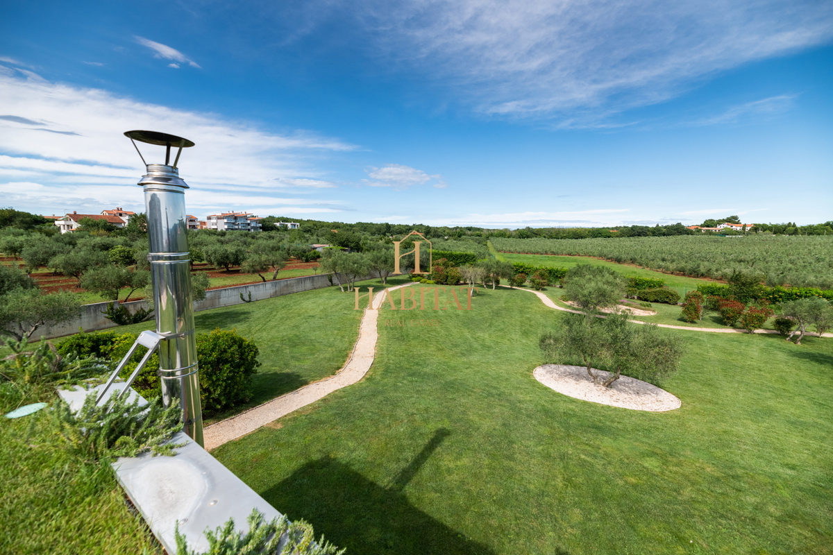 Istra, Zambratija, luksuzna vila 420 m2, 4 spalnice, 4 kopalnice, garaža
