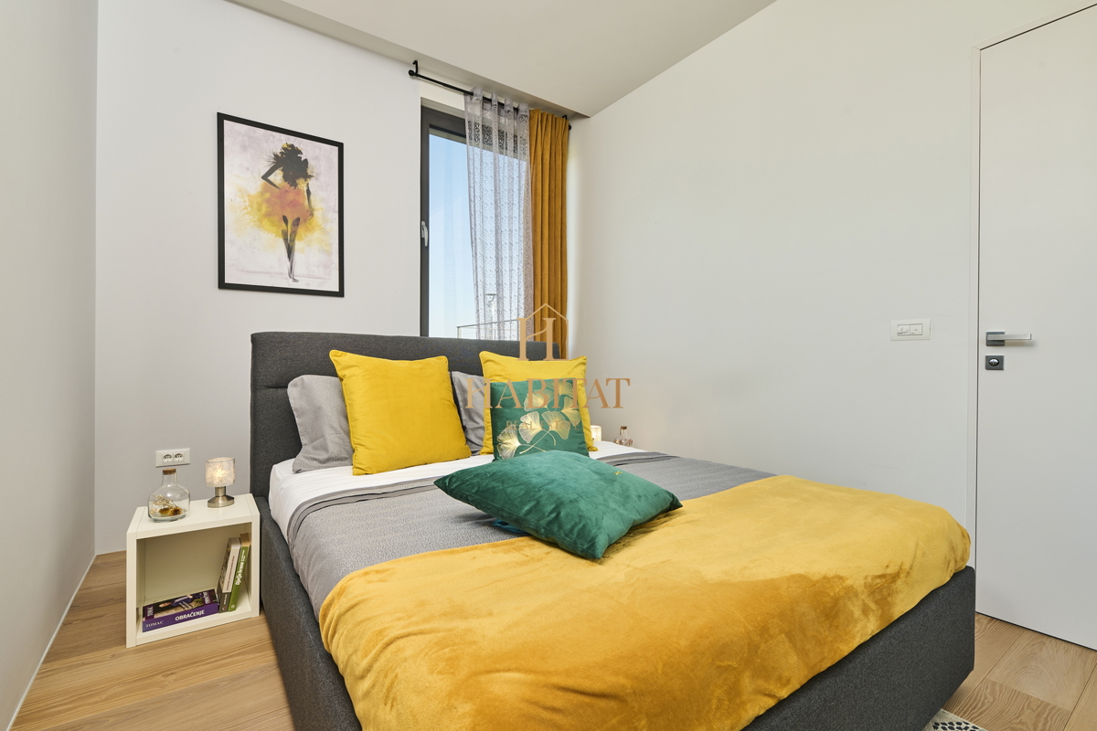 Istra, Zambratija, luksuzna vila 420 m2, 4 spalnice, 4 kopalnice, garaža