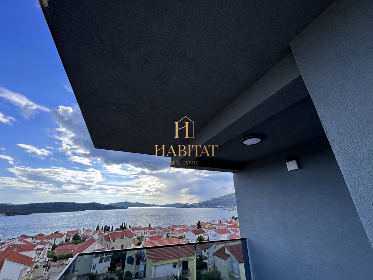 Dalmacija, Okrug Gornji, Penthouse 147m2, panoramski pogled na morje, bazen