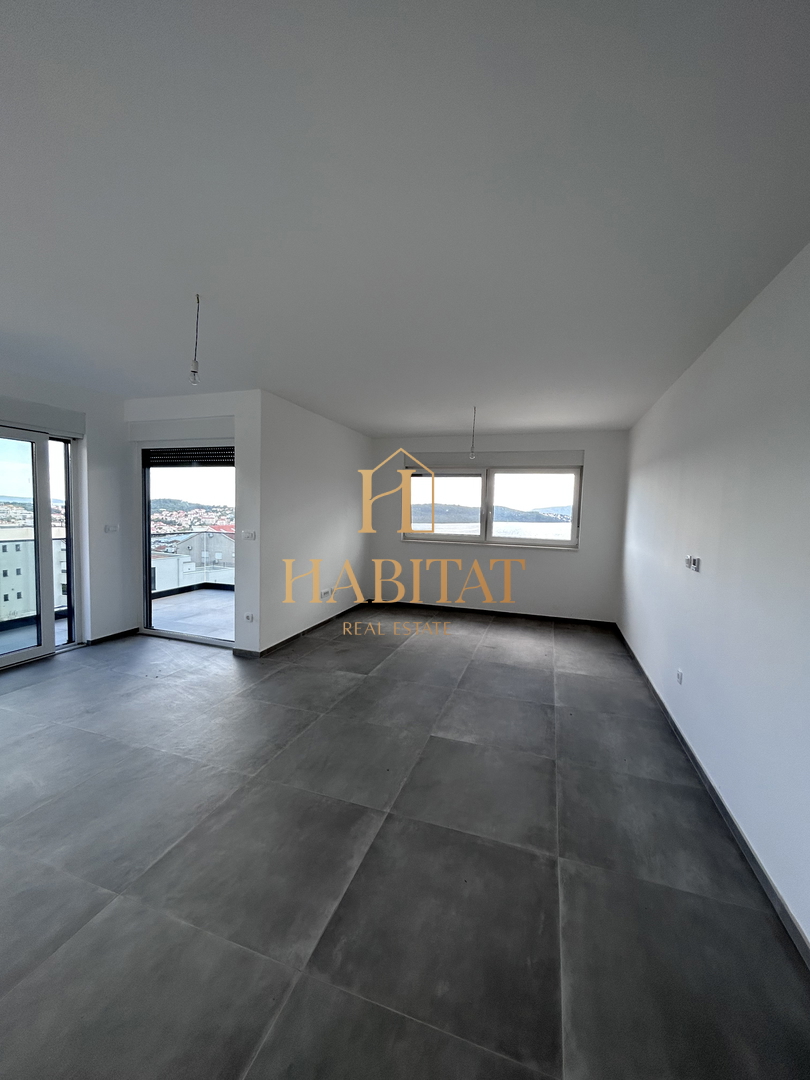 Dalmacija, Okrug Gornji, Penthouse 147m2, panoramski pogled na morje, bazen