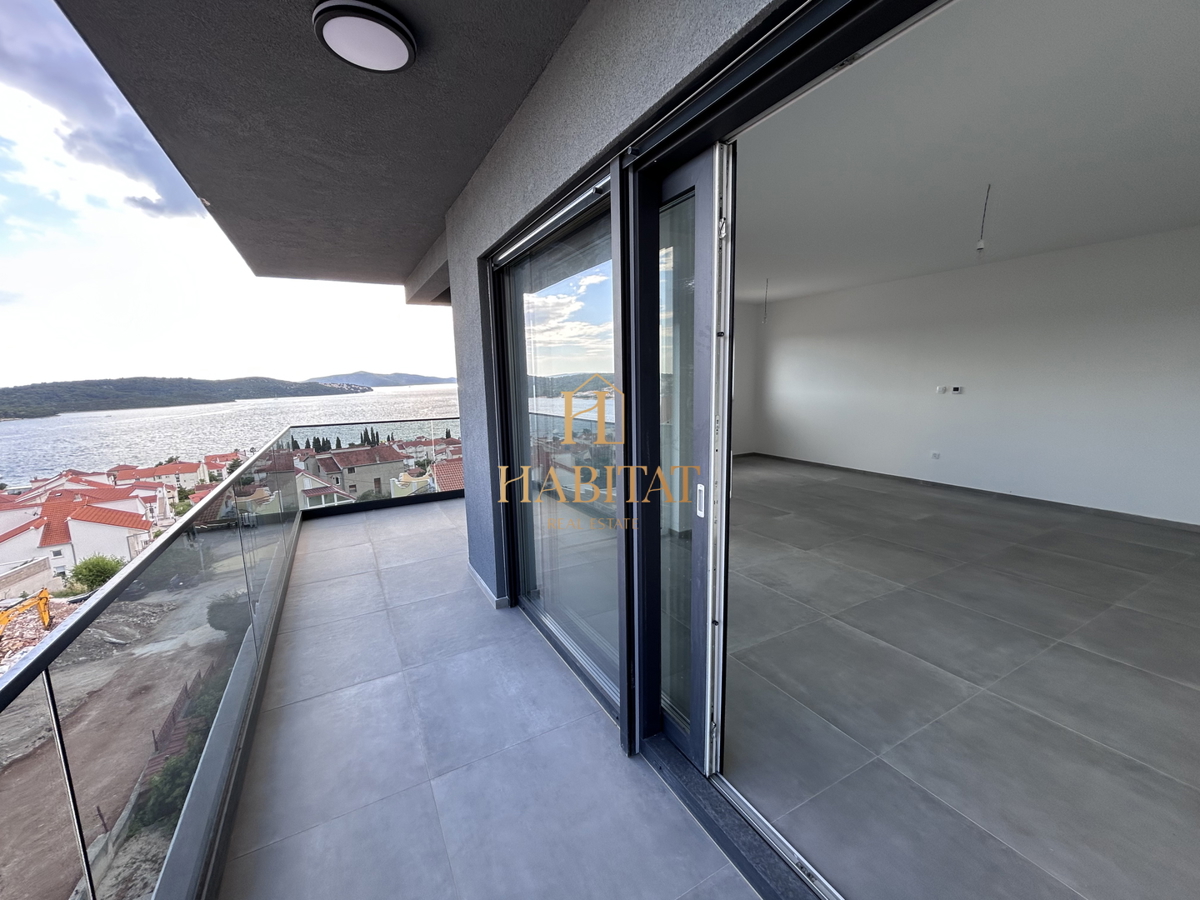 Dalmacija, Okrug Gornji, Penthouse 147m2, panoramski pogled na morje, bazen