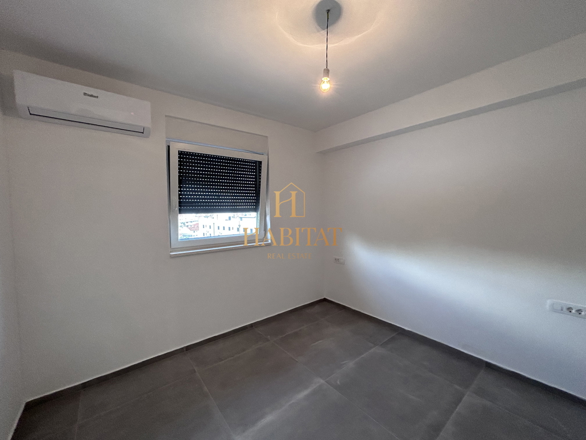 Dalmacija, Okrug Gornji, Penthouse 147m2, panoramski pogled na morje, bazen