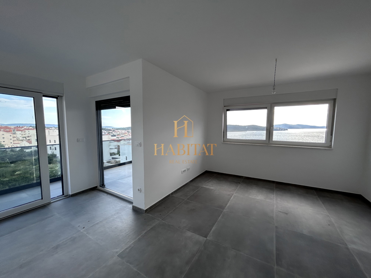 Dalmacija, Okrug Gornji, Penthouse 147m2, panoramski pogled na morje, bazen