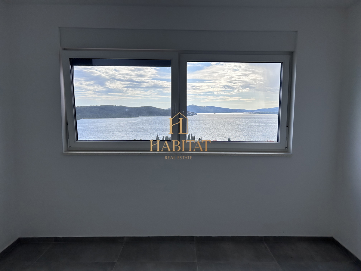 Dalmacija, Okrug Gornji, Penthouse 147m2, panoramski pogled na morje, bazen