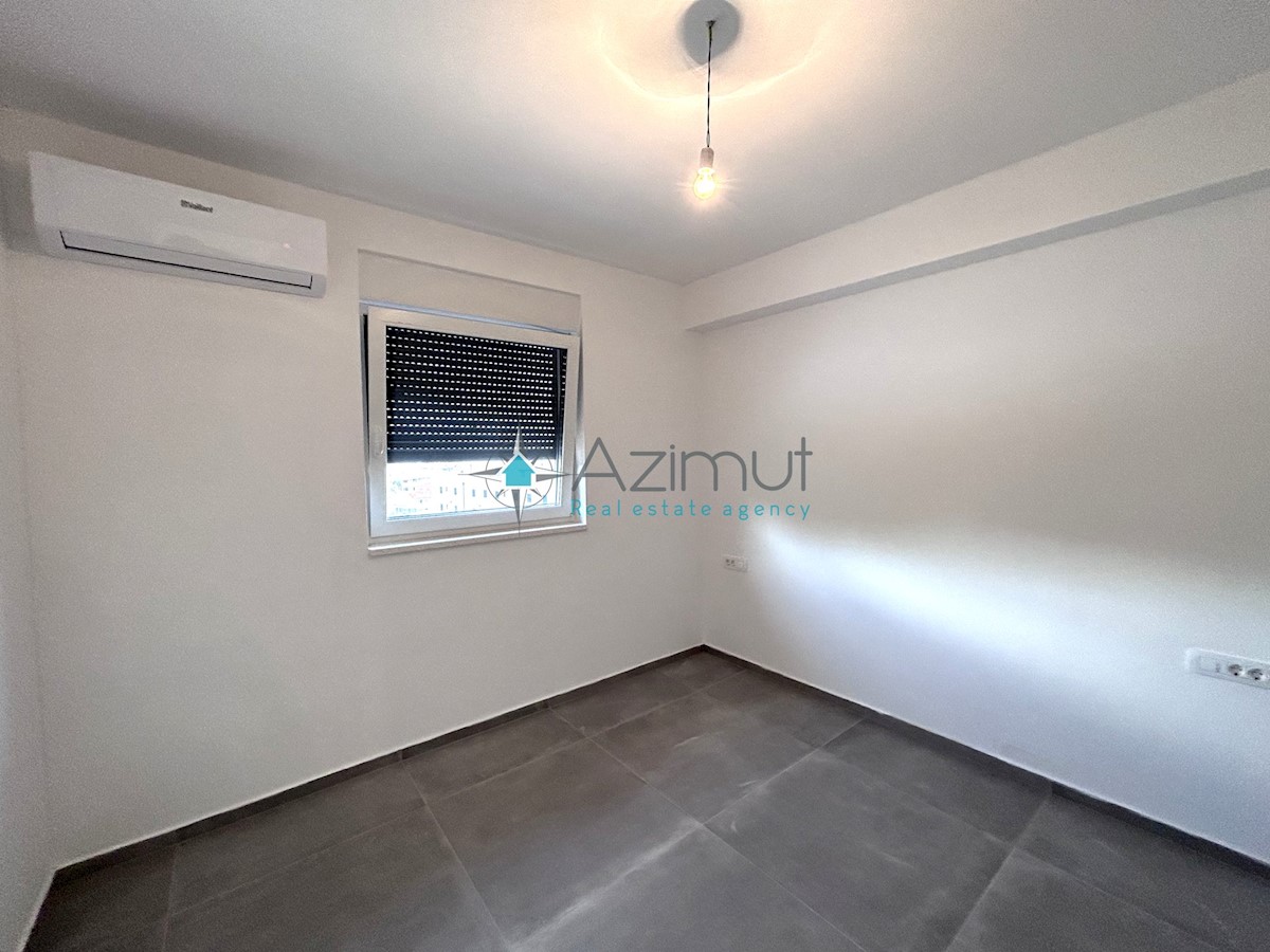 Dalmacija, Okrug Gornji, Penthouse 147m2, panoramski pogled na morje, bazen