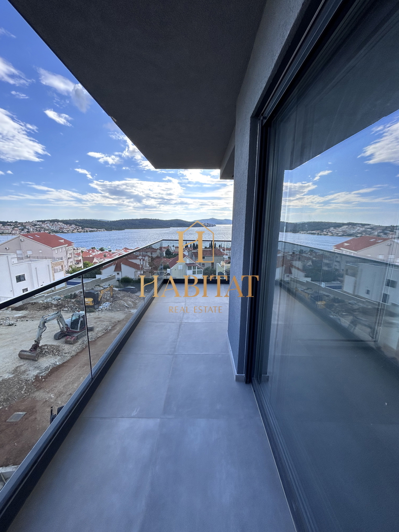 Dalmacija, Okrug Gornji, Penthouse 147m2, panoramski pogled na morje, bazen