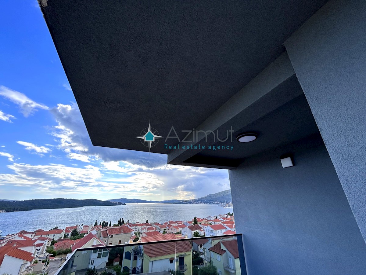 Dalmacija, Okrug Gornji, Penthouse 147m2, panoramski pogled na morje, bazen