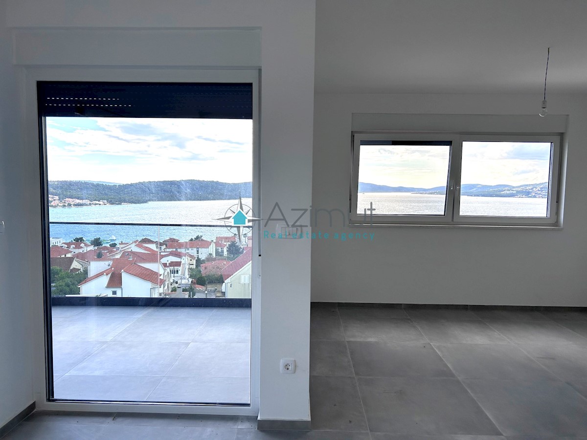 Dalmacija, Okrug Gornji, Penthouse 147m2, panoramski pogled na morje, bazen