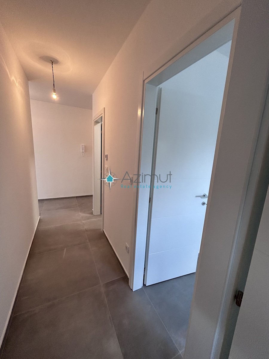 Dalmacija, Okrug Gornji, Penthouse 147m2, panoramski pogled na morje, bazen