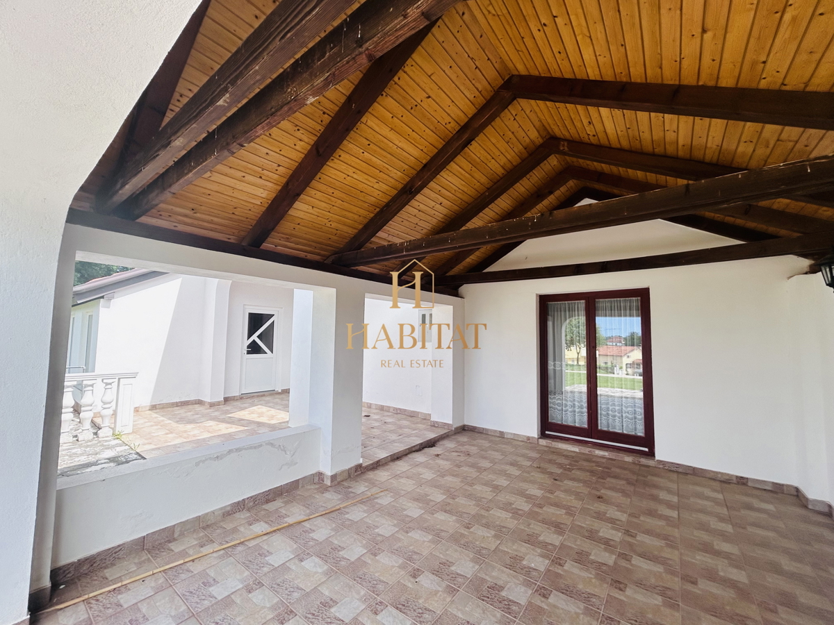 Istra, Kaštel, hiša 107m2, dvorišče 466m2
