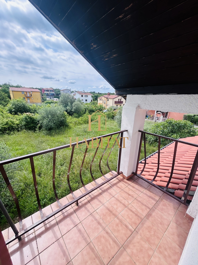 Istra, Kaštel, hiša 107m2, dvorišče 466m2