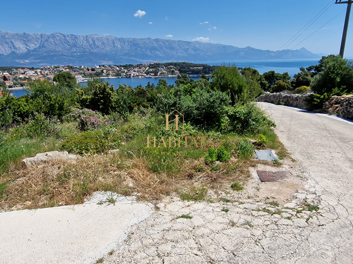 Dalmacija, Sumartin, gradbeno zemljišče 653m2, vsa infrastruktura, pogled na morje, 100m od morja