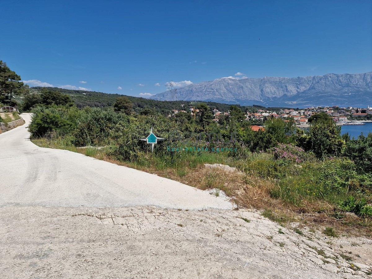 Dalmacija, Sumartin, gradbeno zemljišče 653m2, vsa infrastruktura, pogled na morje, 100m od morja