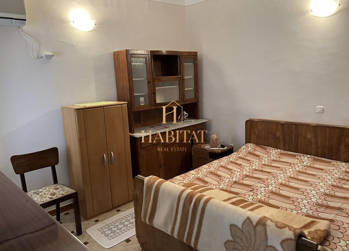 Istra, Pula center, hiša 150m2, 3 parkirna mesta, garaža, bližina bolnice