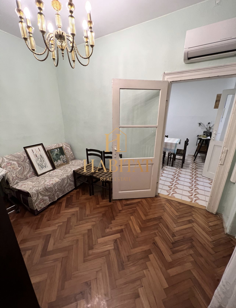Istra, Pula center, hiša 150m2, 3 parkirna mesta, garaža, bližina bolnice