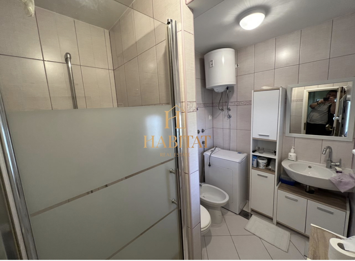 Istra, Pula center, hiša 150m2, 3 parkirna mesta, garaža, bližina bolnice