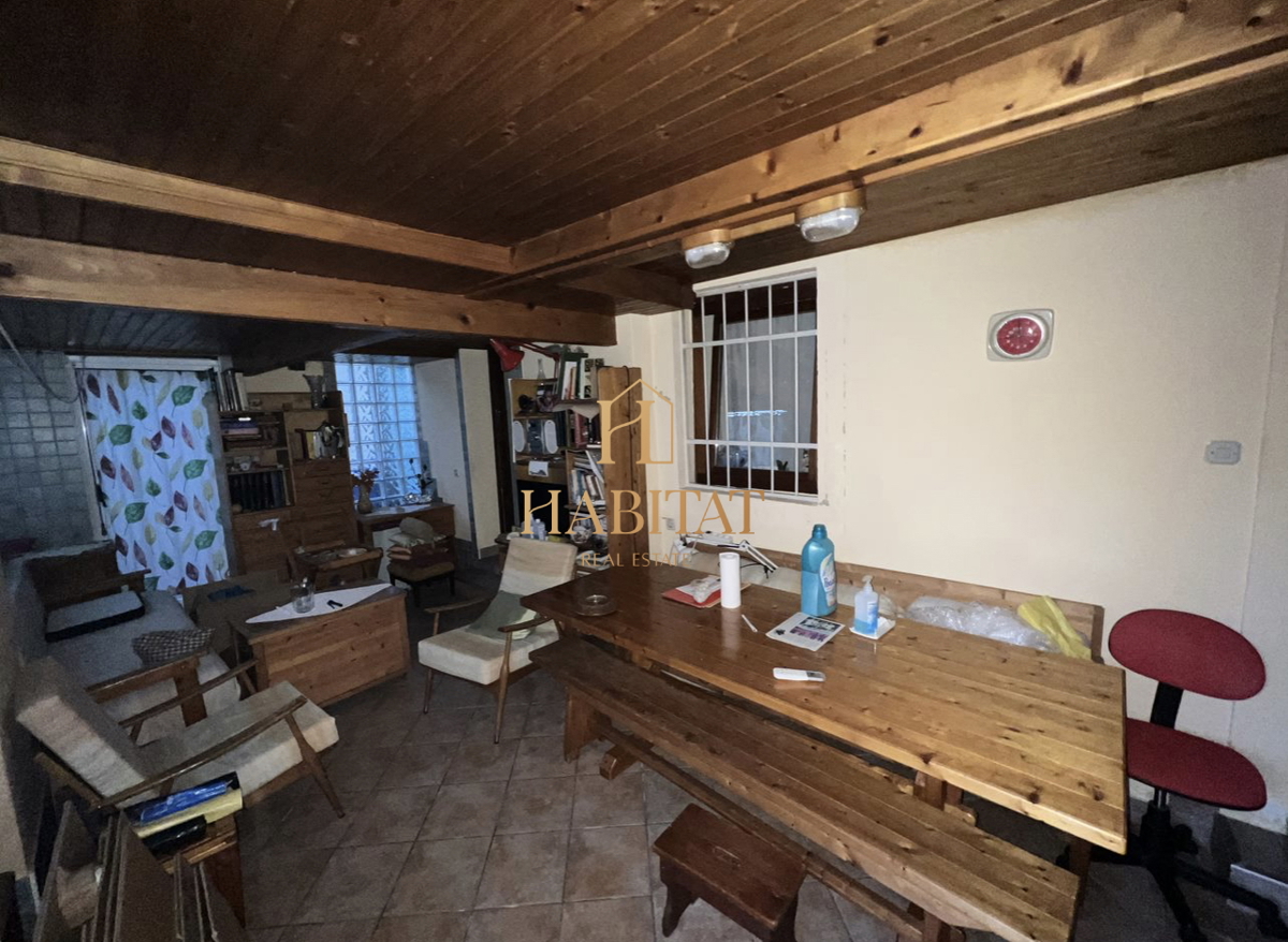 Istra, Pula center, hiša 150m2, 3 parkirna mesta, garaža, bližina bolnice