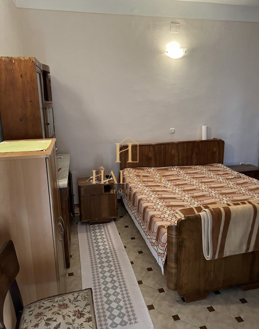 Istra, Pula center, hiša 150m2, 3 parkirna mesta, garaža, bližina bolnice