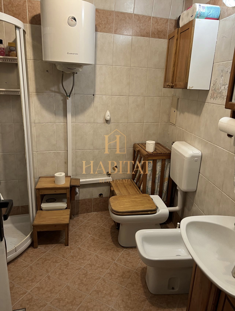 Istra, Pula center, hiša 150m2, 3 parkirna mesta, garaža, bližina bolnice