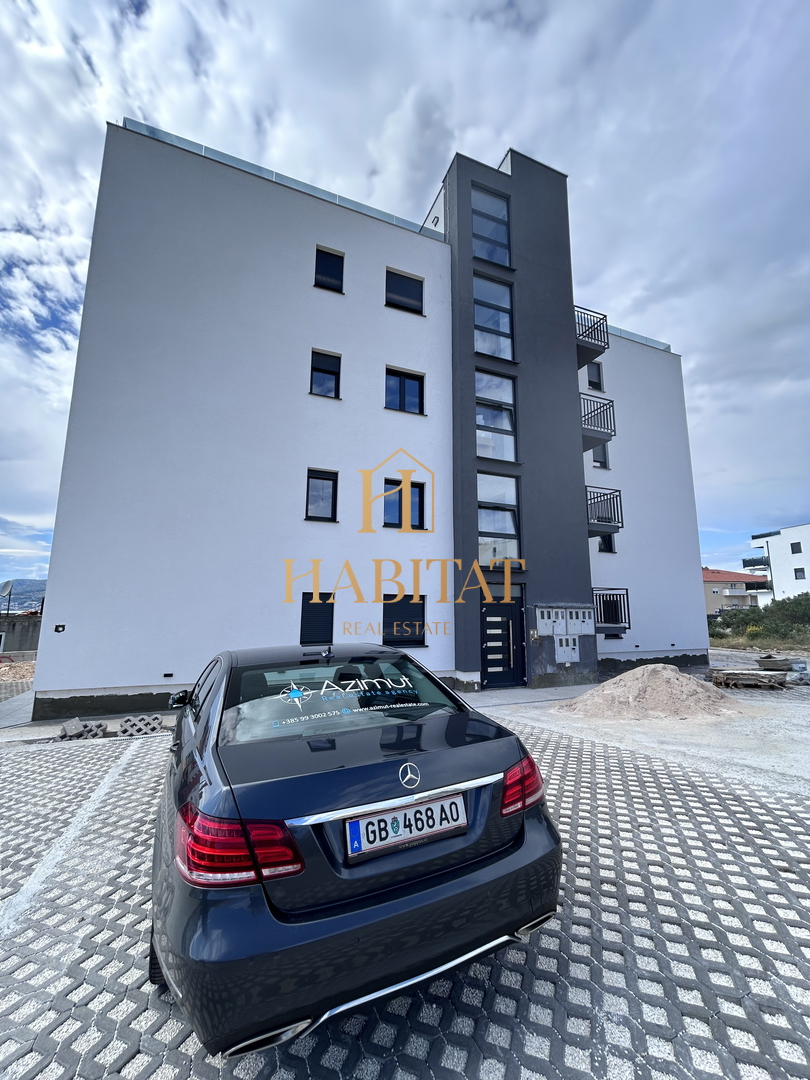 Dalmacija, Okrug Gornji, Penthouse 192m2, odprt pogled na morje