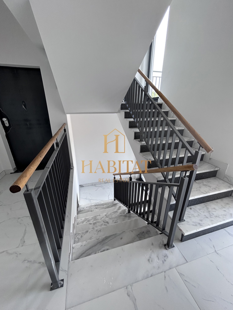 Dalmacija, Okrug Gornji, Penthouse 192m2, odprt pogled na morje