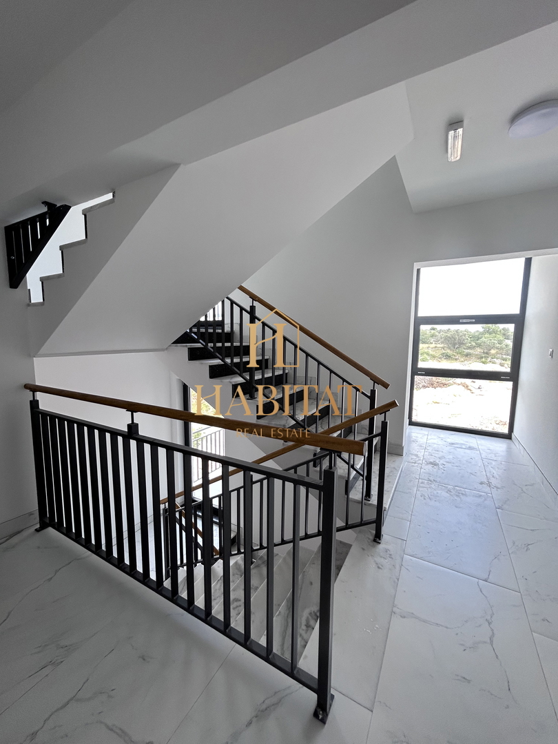 Dalmacija, Okrug Gornji, Penthouse 192m2, odprt pogled na morje