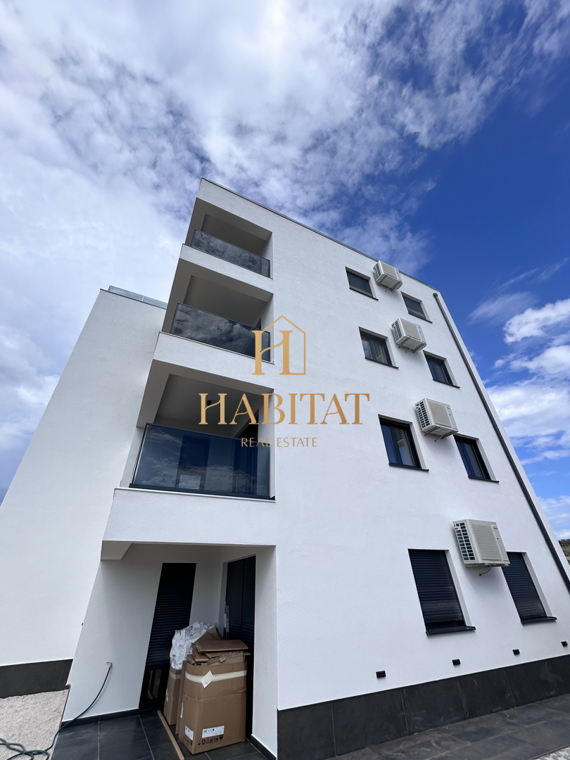 Dalmacija, Okrug Gornji, Penthouse 192m2, odprt pogled na morje