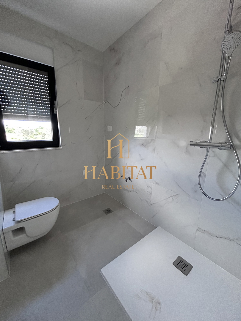Dalmacija, Okrug Gornji, Penthouse 192m2, odprt pogled na morje