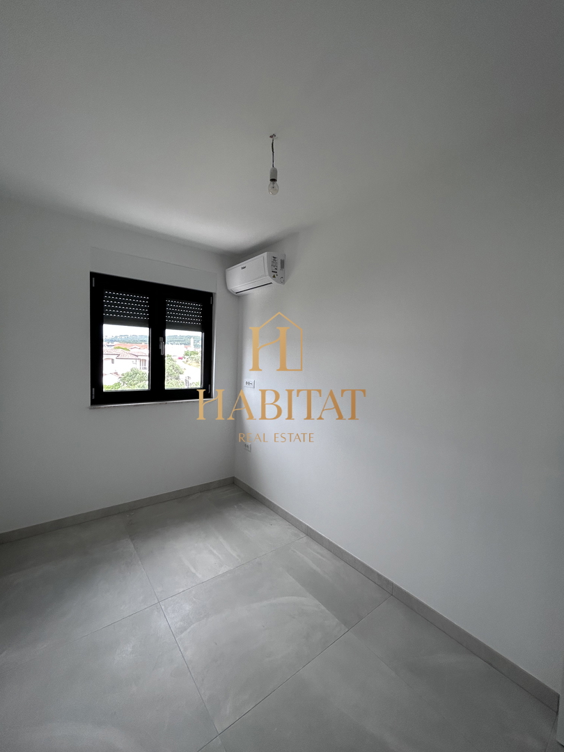 Dalmacija, Okrug Gornji, Penthouse 192m2, odprt pogled na morje