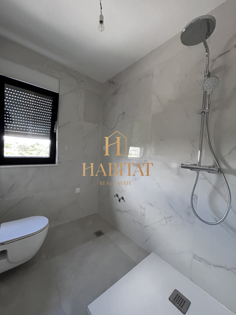 Dalmacija, Okrug Gornji, Penthouse 192m2, odprt pogled na morje