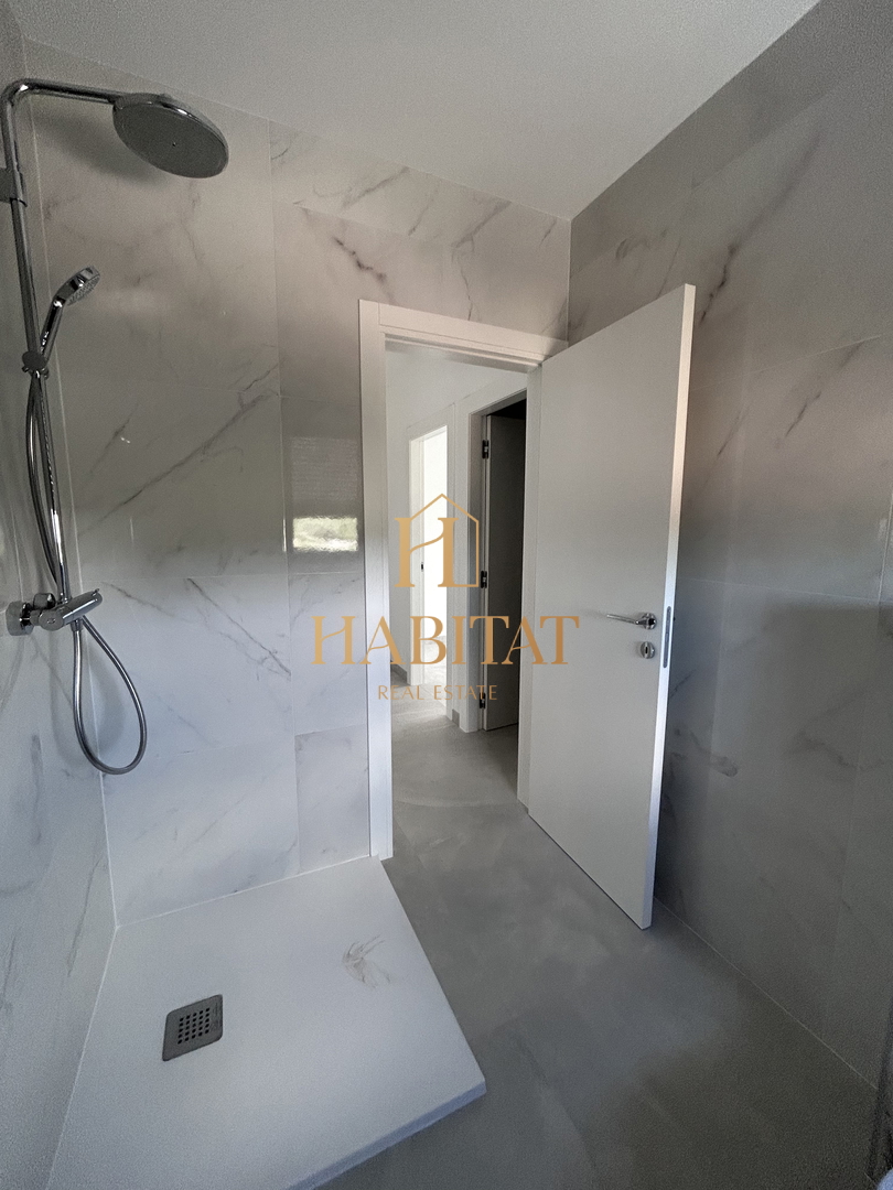 Dalmacija, Okrug Gornji, Penthouse 192m2, odprt pogled na morje