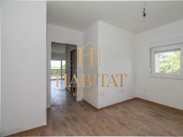 Istra, Brtonigla, stanovanje 70m2, dvorišče 178m2, 2 spalnici + kopalnica