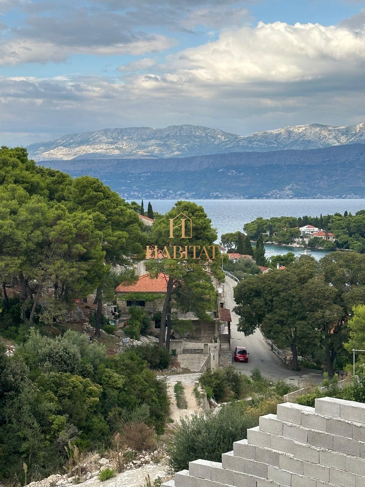 Dalmacija, Brač, Splitska, gradbeno zemljišče 550m2, blizu plaže in morja, pogled na morje