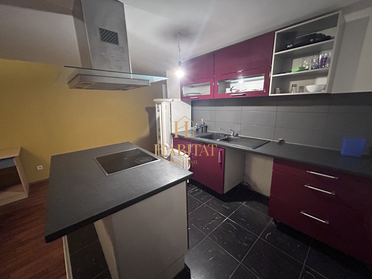 Istra, Buje, dva apartmaja, 50 m2 + 100 m2, 4SS+2 DB