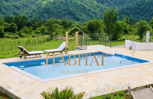 Krsan okolica, Vila 400m2, dvorišče 5000m2, 2 objekta, za turizem, bazen