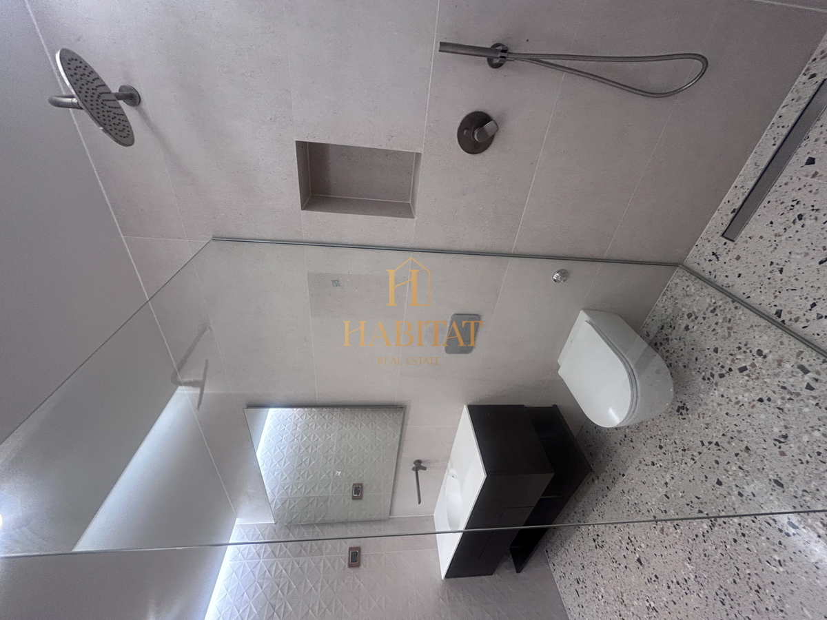Istra , Umag , PRILOŽNOST , stanovanje 2s + dnevna soba , parking , 30m od morja , pogled na morje , novogradnja
