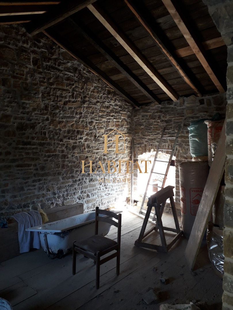 Istra, Senj, hiša 180m2, pogled na Motovun , zemljišče z oljkami
