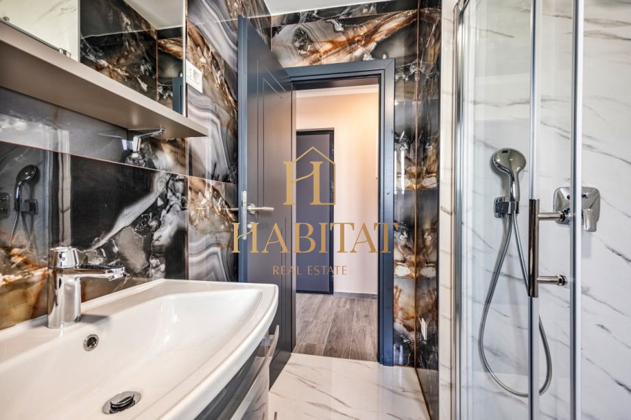 Istra, Poreč, Nova Vas, novogradnja, luksuzno stanovanje 100m2, 2 spalnici, jacuzzi, savna, terasa