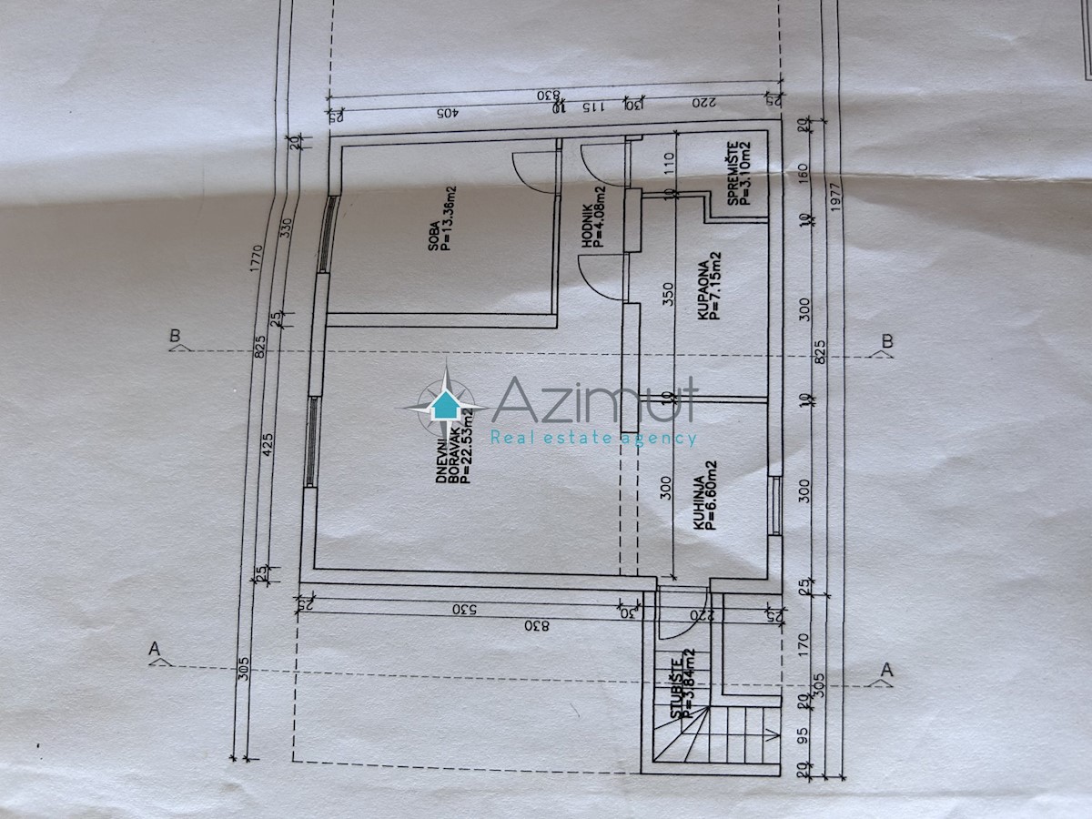 Istra, Kršin pri Novigradu, dva apartmaja 130m2, dvorišče 140m2, parkirišče