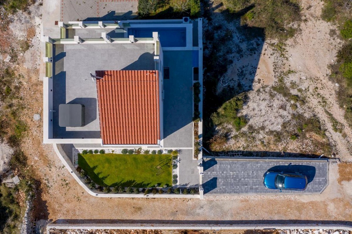 Vila Dalmacija za prodajo!